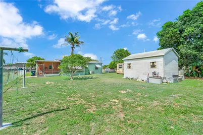 1570 NE 15th St, Homestead, FL 33033 - Photo 25