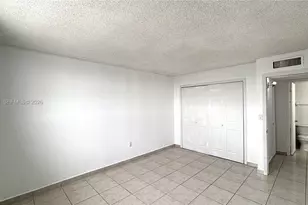 666 W 81st St, Hialeah, FL 33014 - Photo 15