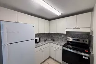 666 W 81st St, Hialeah, FL 33014 - Photo 17