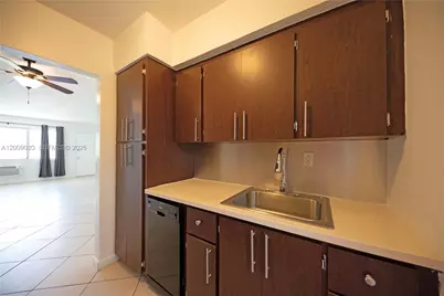 2250 Bay Dr #4, Miami Beach, FL 33141 - Photo 7