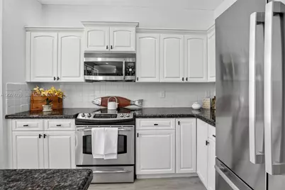 1311 Croton Ct, Weston, FL 33327 - Photo 15