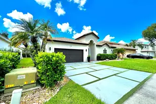 280 SW 167th Ave, Pembroke Pines, FL 33027 - Photo 3