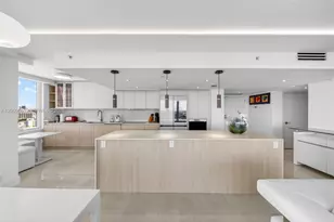 400 South Pointe Dr, Miami Beach, FL 33139 - Photo 11
