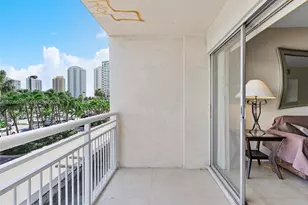 400 Kings Point Dr, Sunny Isles Beach, FL 33160 - Photo 15