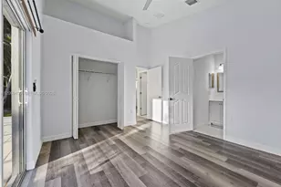 704 SE 14th Pl, Homestead, FL 33033 - Photo 5