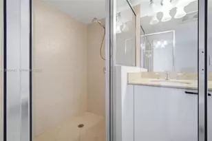 16699 Collins Ave, Sunny Isles Beach, FL 33160 - Photo 19