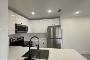 10016 Winding Lake Rd, Sunrise, FL 33351 - Photo 5