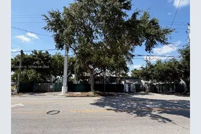 890 E 52nd St, Hialeah, FL 33013 - Photo 1