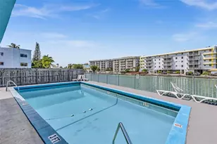 1165 Marseille Dr, Miami Beach, FL 33141 - Photo 37
