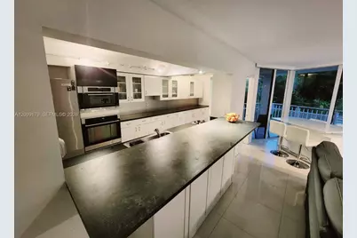 1000 Quayside Ter #408, Miami, FL 33138 - Photo 11