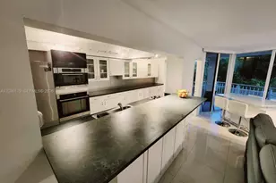 1000 Quayside Terrace, Miami, FL 33138 - Photo 11