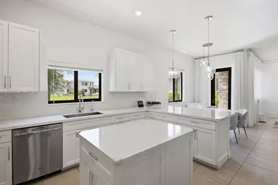 10870 Windward St, Parkland, FL 33076 - Photo 5