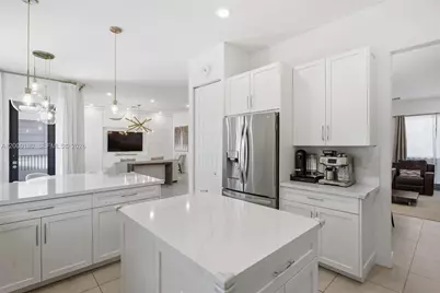 10870 Windward St, Parkland, FL 33076 - Photo 3