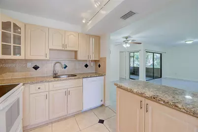 20160 NE 3rd Ct #3, Miami, FL 33179 - Photo 7