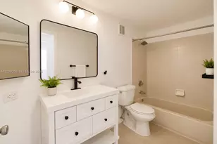 1002 Belmont Ln, North Lauderdale, FL 33068 - Photo 13