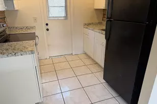 728 SW 7th St, Hallandale Beach, FL 33009 - Photo 3