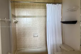 17630 NW 73rd Ave, Hialeah, FL 33015 - Photo 9