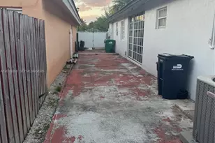 8748 NW 143rd Terrace, Miami Lakes, FL 33018 - Photo 29