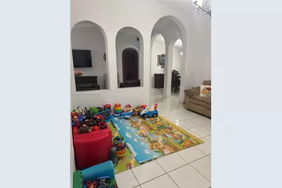 8748 NW 143rd Ter, Miami Lakes, FL 33018 - Photo 17
