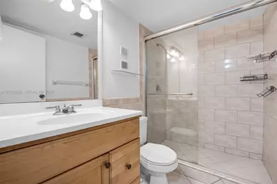250 Jacaranda Dr #508, Plantation, FL 33324 - Photo 29