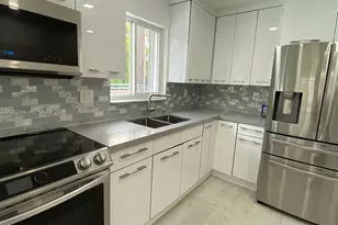 403 SW 89th Pl, Miami, FL 33174 - Photo 9