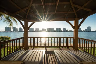 18100 N Bay Rd #504, Sunny Isles Beach, FL 33160 - Photo 1