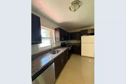 525 NW 15th Ter, Fort Lauderdale, FL 33311 - Photo 9