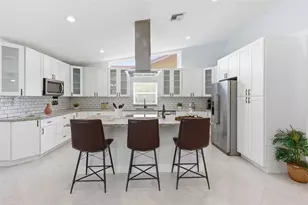 1135 Fairfax Ln, Weston, FL 33326 - Photo 11