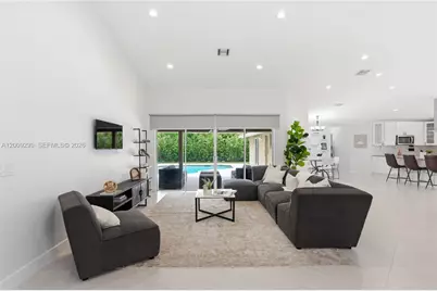 1135 Fairfax Ln, Weston, FL 33326 - Photo 5