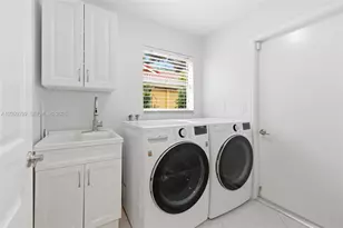 1135 Fairfax Ln, Weston, FL 33326 - Photo 27