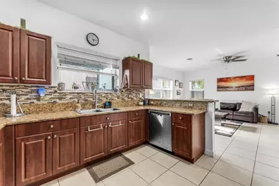 216 NE 36th Ter, Homestead, FL 33033 - Photo 15