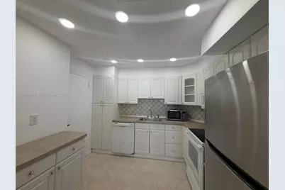 300 Bayview Dr #915, Sunny Isles Beach, FL 33160 - Photo 3