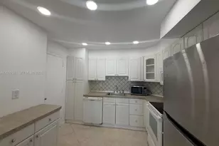 300 Bayview Dr, Sunny Isles Beach, FL 33160 - Photo 3