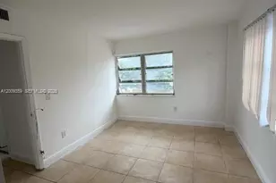 1821 NE 168th St, North Miami Beach, FL 33162 - Photo 9