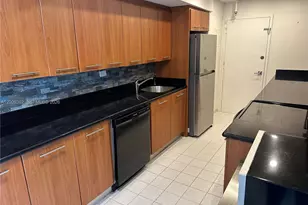 6039 Collins Ave, Miami Beach, FL 33140 - Photo 9