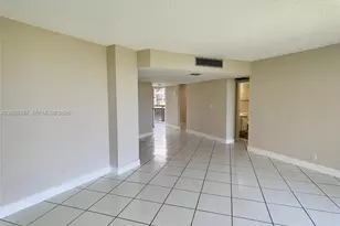 20400 W Country Club Dr, Aventura, FL 33180 - Photo 17