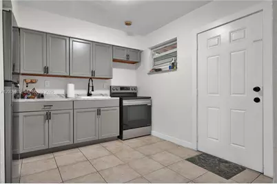 2113 NW 93rd St, Miami, FL 33147 - Photo 5