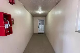 9471 Evergreen Pl, Davie, FL 33324 - Photo 3