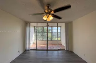 9471 Evergreen Pl, Davie, FL 33324 - Photo 7