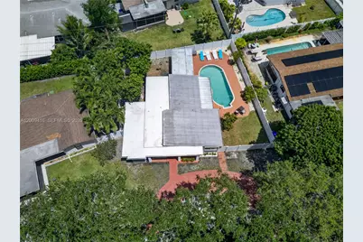 211 S 57th Way, Hollywood, FL 33023 - Photo 35