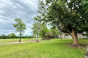 8301 Sands Point Blvd, Tamarac, FL 33321 - Photo 15
