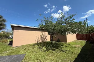 2713 NW 6th St, Pompano Beach, FL 33069 - Photo 11