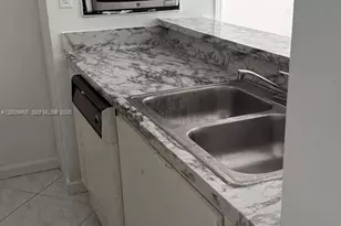 6995 NW 186th St, Hialeah, FL 33015 - Photo 3