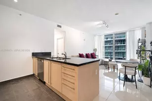 79 SW 12th St, Miami, FL 33130 - Photo 7