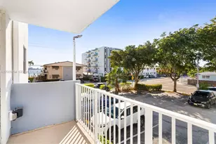 1801 S Treasure Dr, North Bay Village, FL 33141 - Photo 23