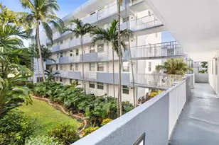 1801 S Treasure Dr, North Bay Village, FL 33141 - Photo 17