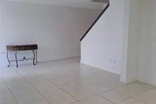 8541 NW 7th St, Miami, FL 33126 - Photo 9