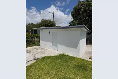 1221 NW 75th St #0, Miami, FL 33147 - Photo 23