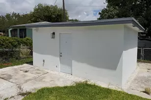 1221 NW 75th St, Miami, FL 33147 - Photo 7