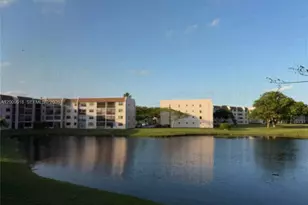 10467 Sunrise Lakes Blvd, Sunrise, FL 33322 - Photo 17